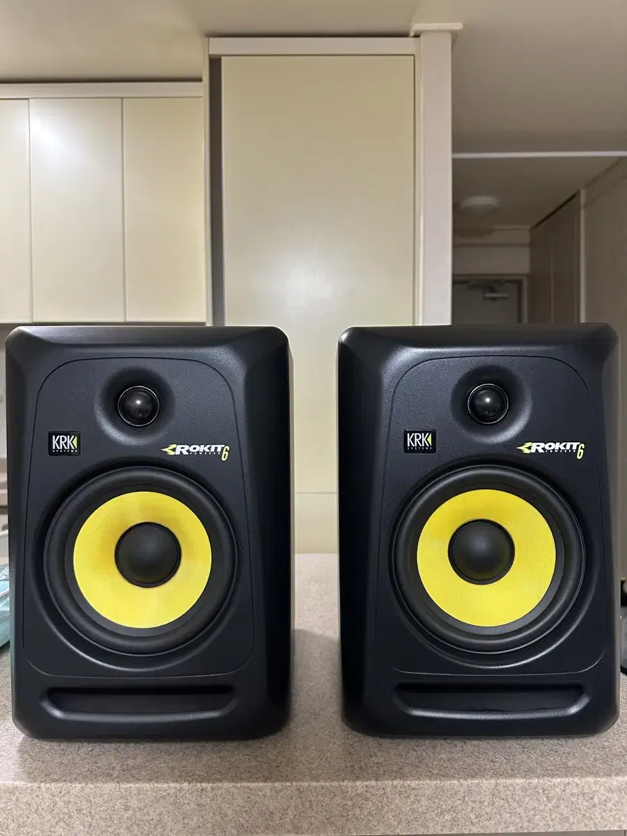 krk rp6 g3 6인치 스피커 팝니다