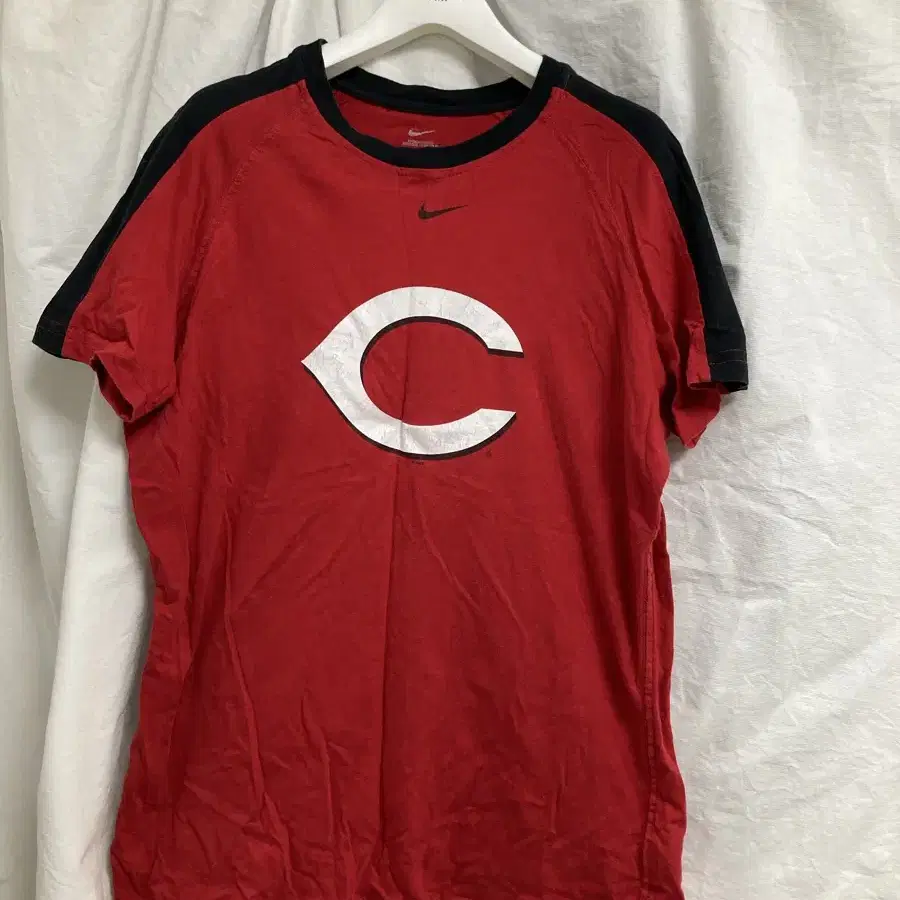 NIKE red tee