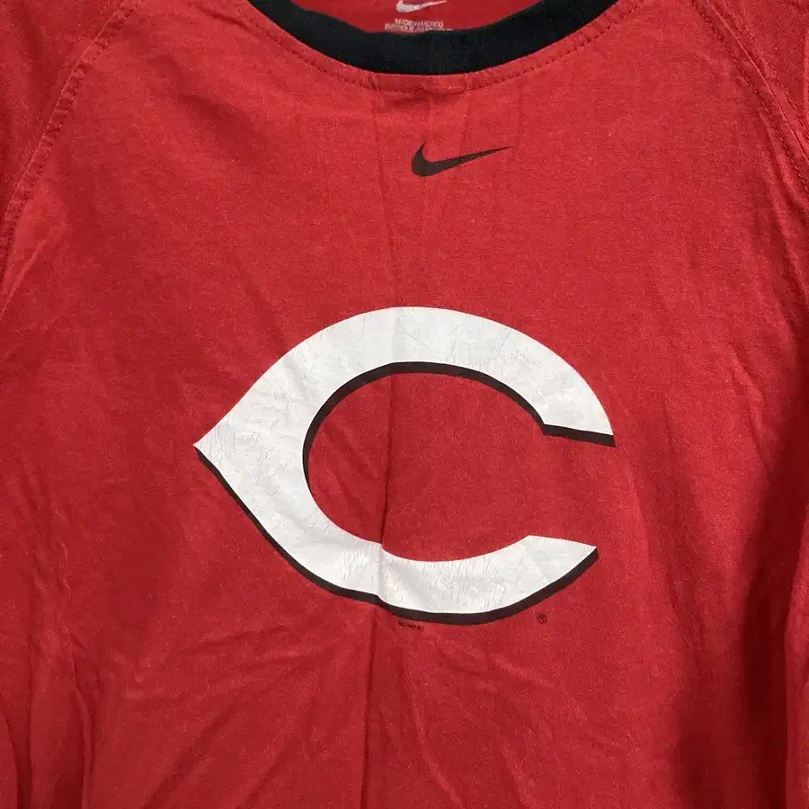 NIKE red tee