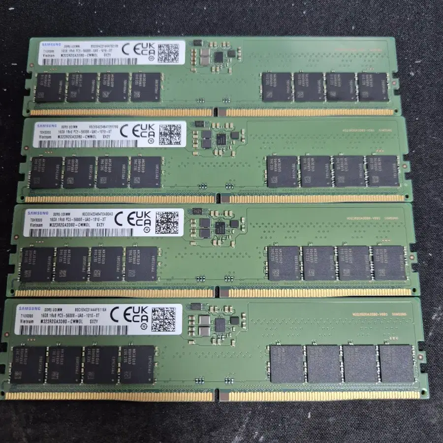 삼성전자 DDR5 5600B 16G 4장 단면