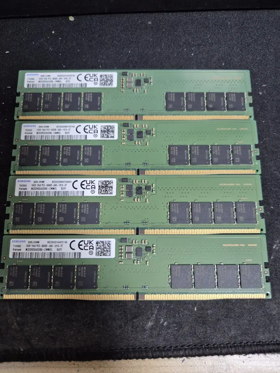 삼성전자 DDR5 5600B 16G 4장 단면