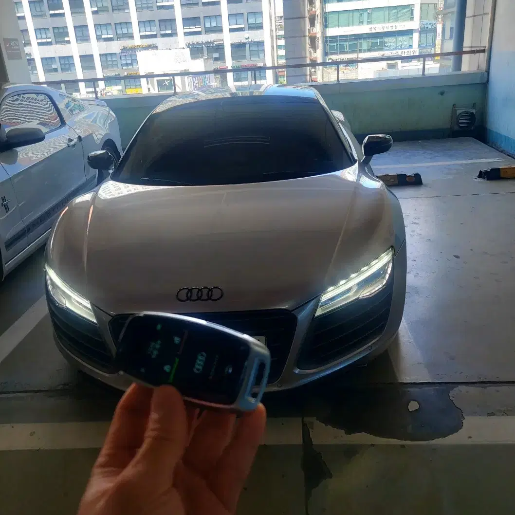 아우디 신형 AUDI 전용 LCD 액정 디지털키 개조 여분키로 추가 제작