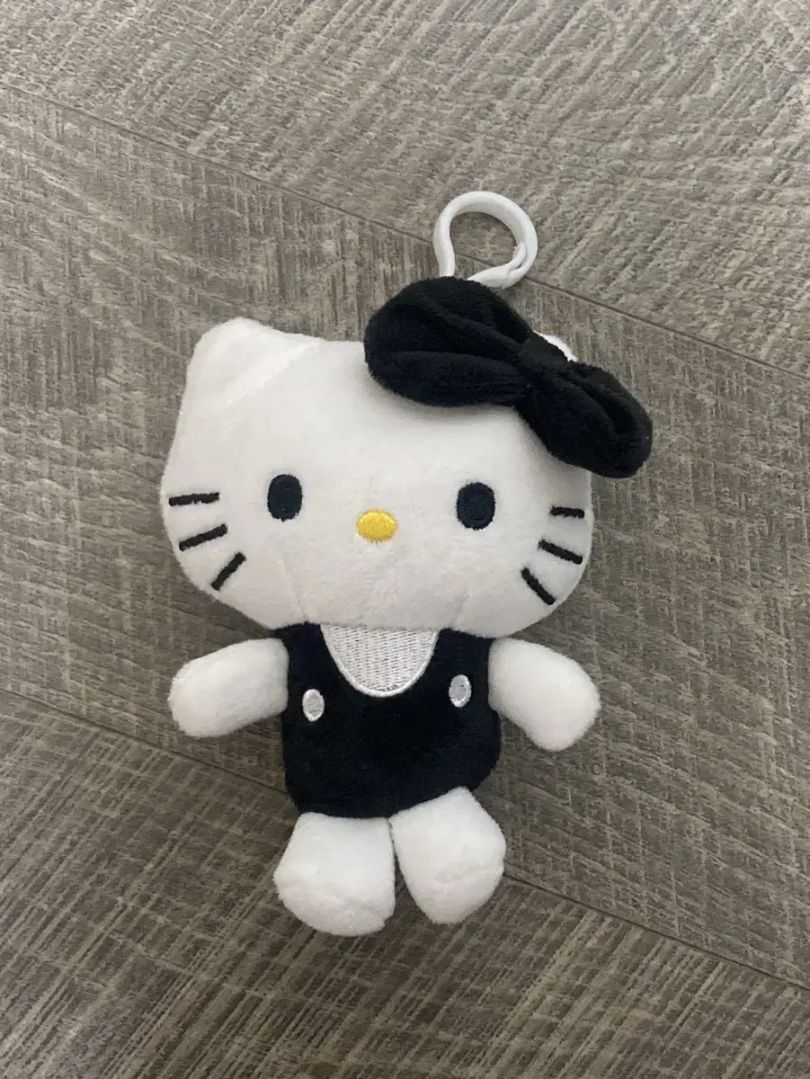 Black Hello Kitty Keyring