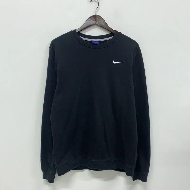 Nike Black Man-to-Man Sweatshirt 105 G01110