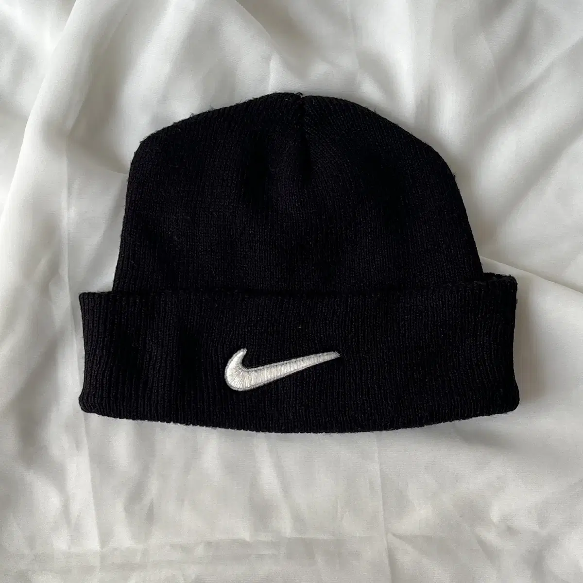 NIKE 90's swoosh Beanie