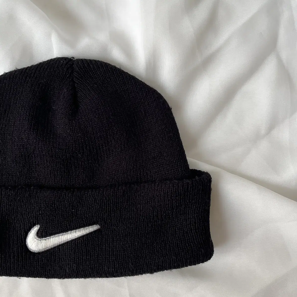 NIKE 90's swoosh Beanie