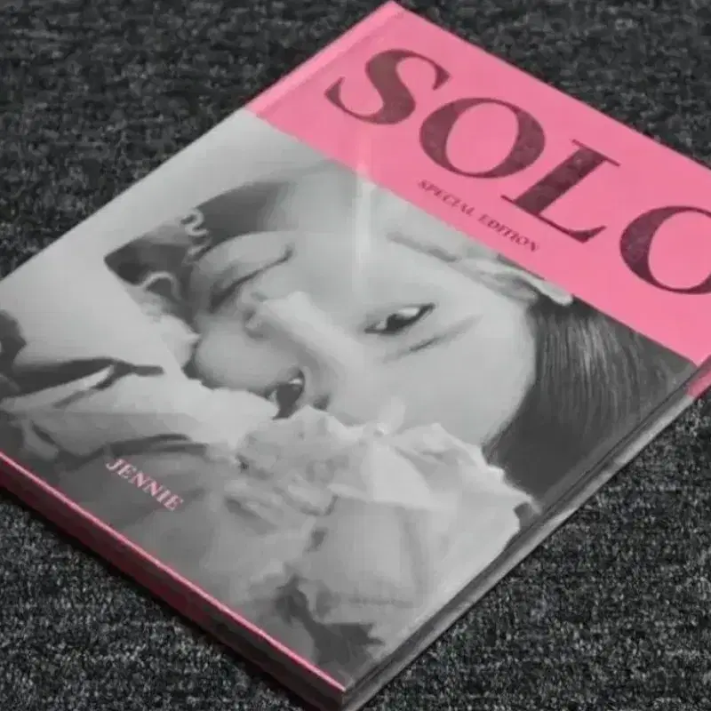 (미개봉) 제니 - JENNIE SOLO PHOTOBOOK 스페셜