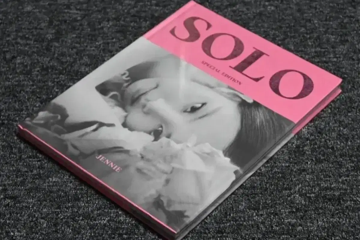 (미개봉) 제니 - JENNIE SOLO PHOTOBOOK 스페셜