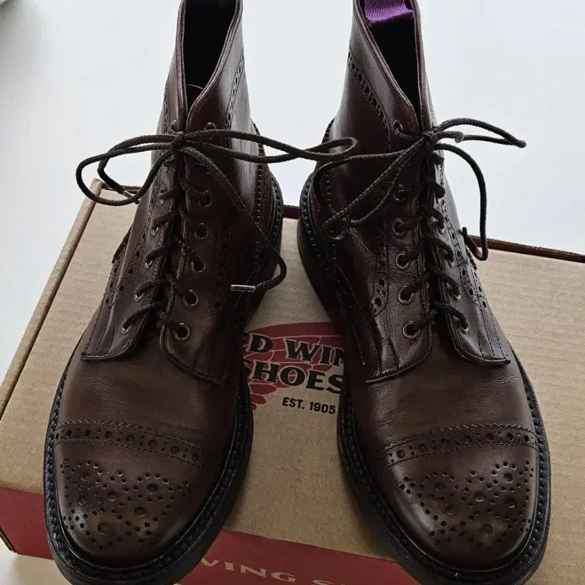 Tricker's  Eaton 부츠 7.5 사이즈 유니페어 별주