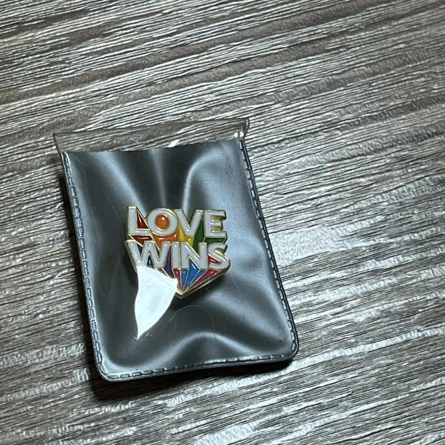 !! 12월만 할인 !! LOVE WINS 뱃지