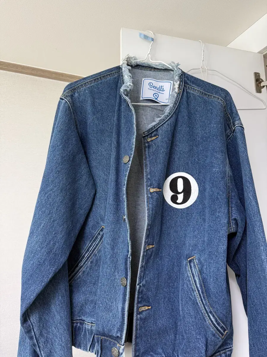 벤들스 DENIM VARSITY JACKET