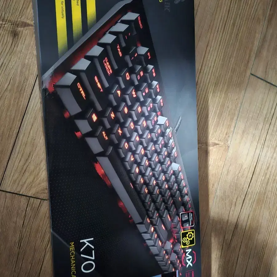 커세어 K70 LUX 적축