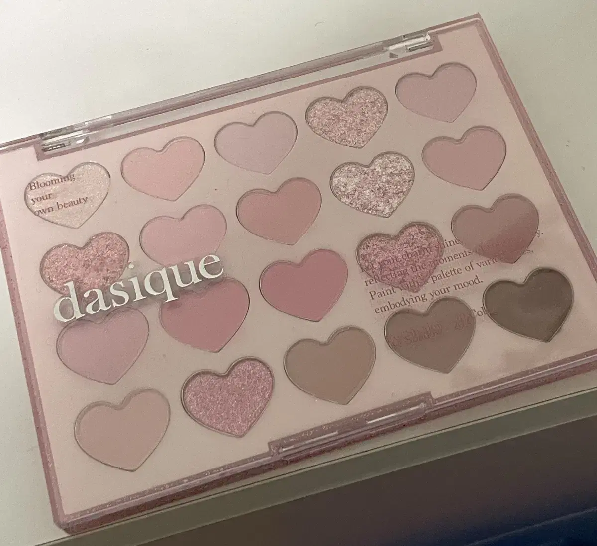 Daisyke Loveheart Shadow Palette in Cool Wakemake Blush Pink Intense