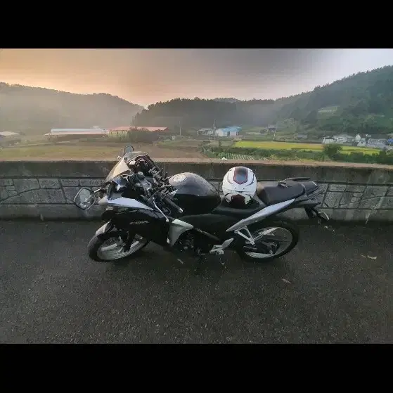 11년식 cbr250r abs모델