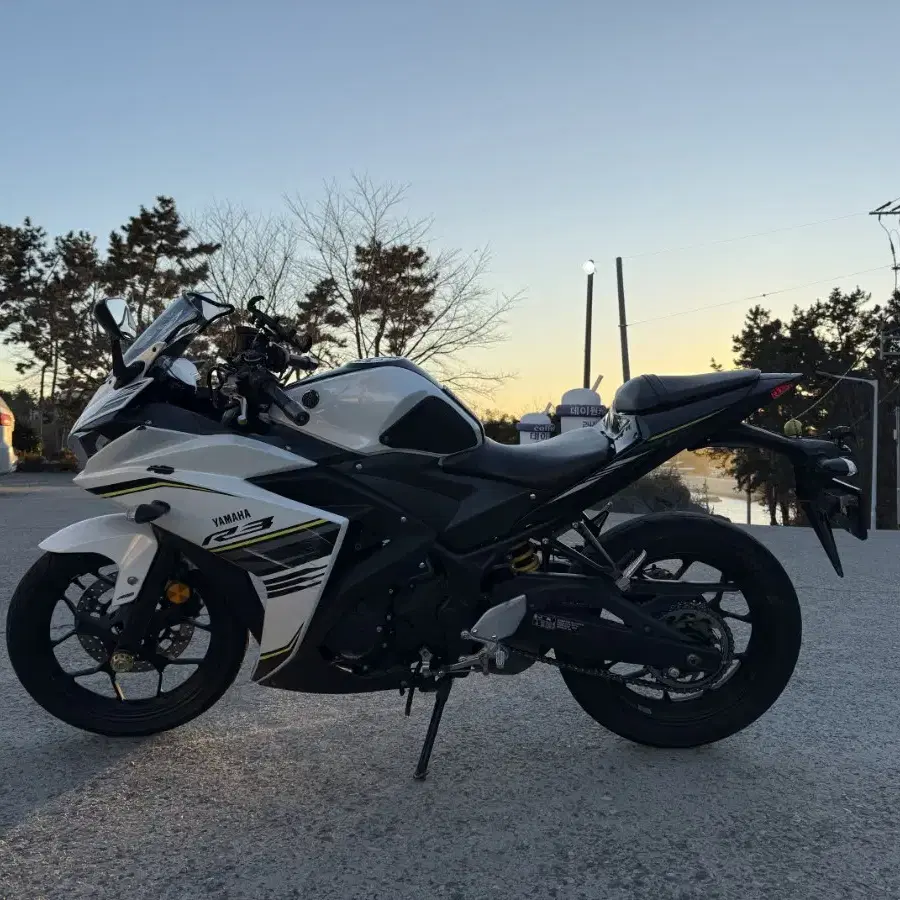 YZF R3