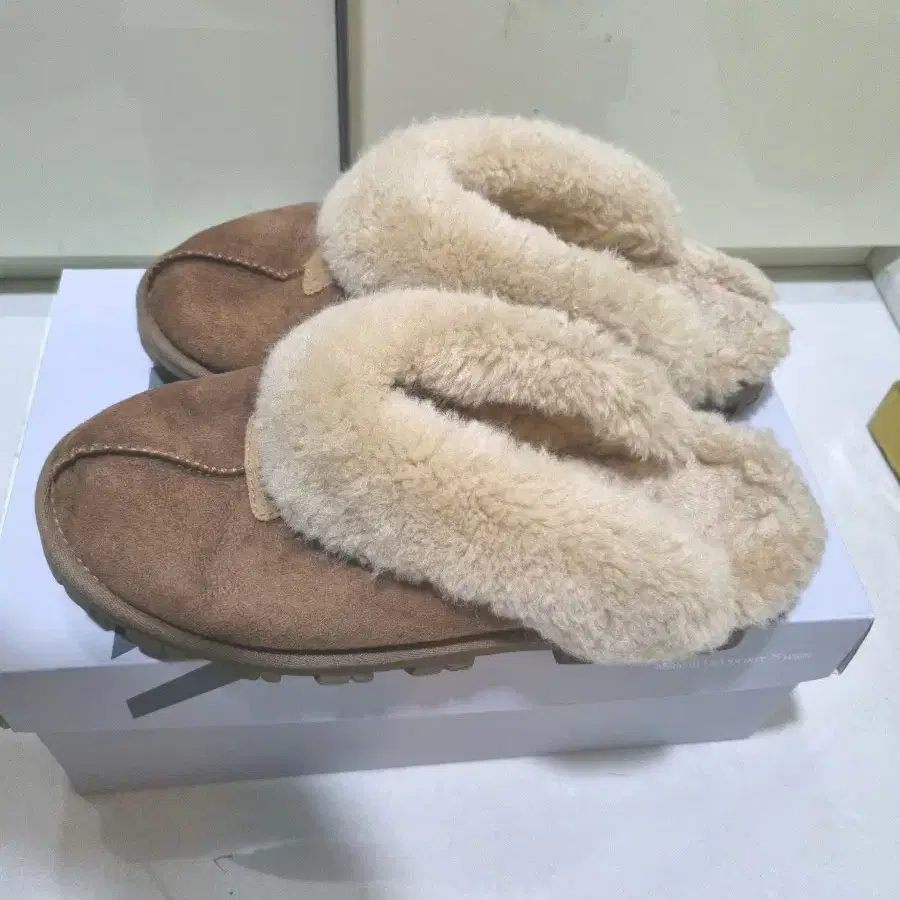 UGG 어그 코케트 슬리퍼 체스트넛 (US8, 250mm)