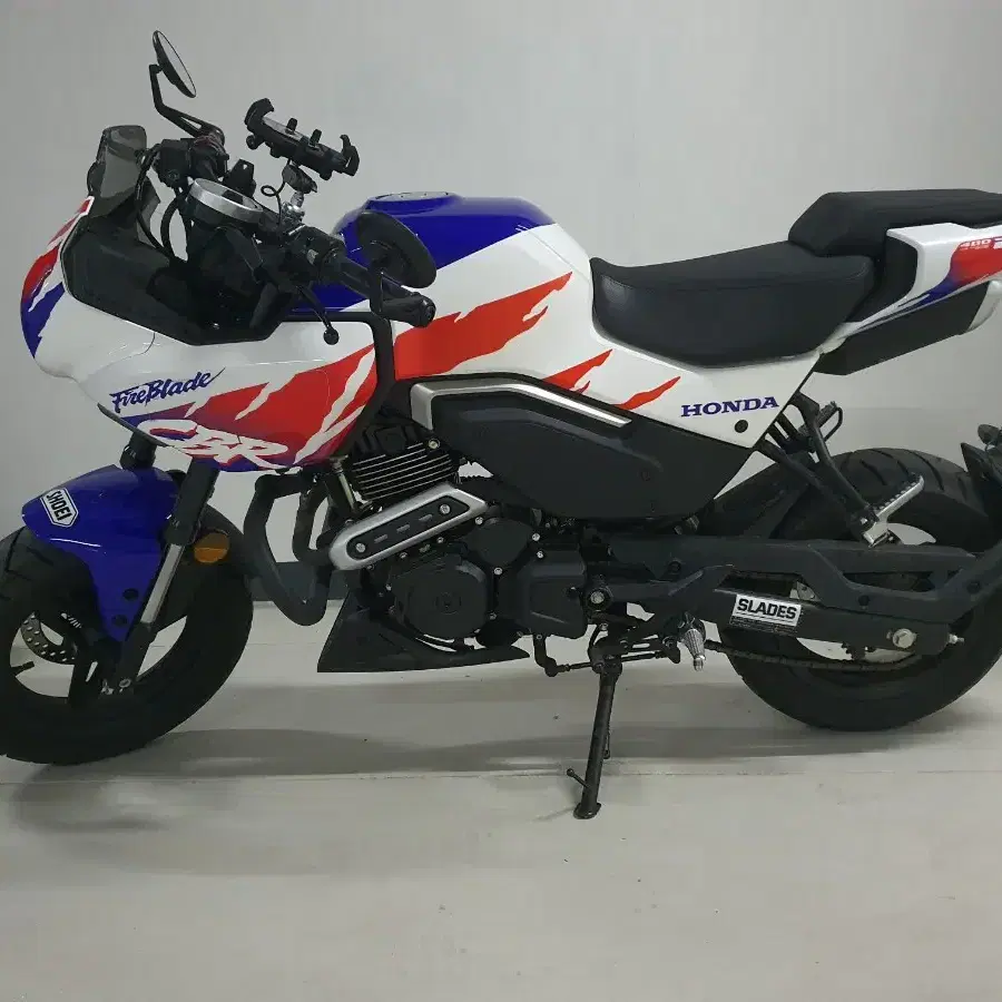 cfmoto xo-1 혼다 cbr400커스튬 판매합니다.