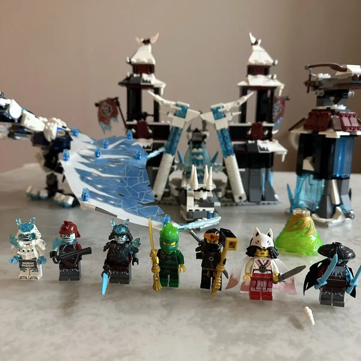 LEGO NINJAGO Lone Emperor's Castle 70678