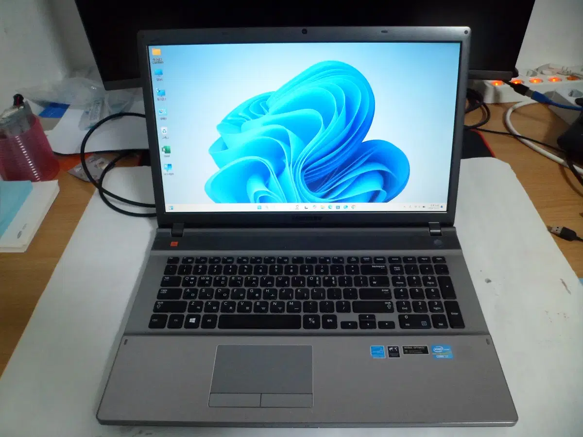 삼성 NT550P7C (I7/ 16G/ 256G ) 17.3인치 노트북