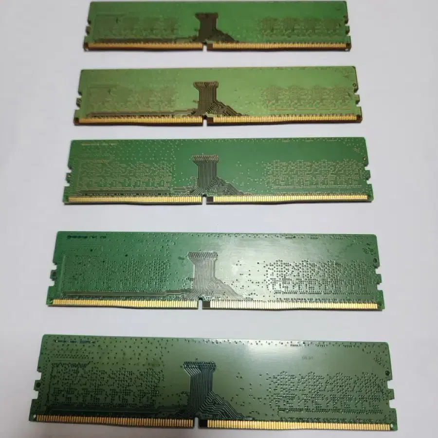 삼성메모리카드8GB DDR4  2666V 14000원2400T ㅡ1300