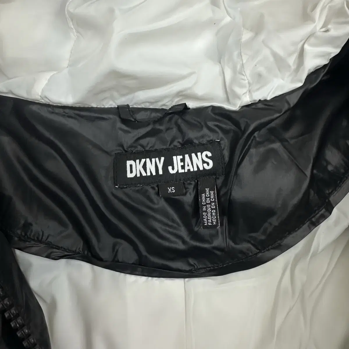 DKNY 디케이앤와이 여성 유광 롱패딩 XS