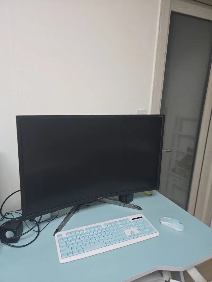 벤큐 144hz 32인치팝니다.