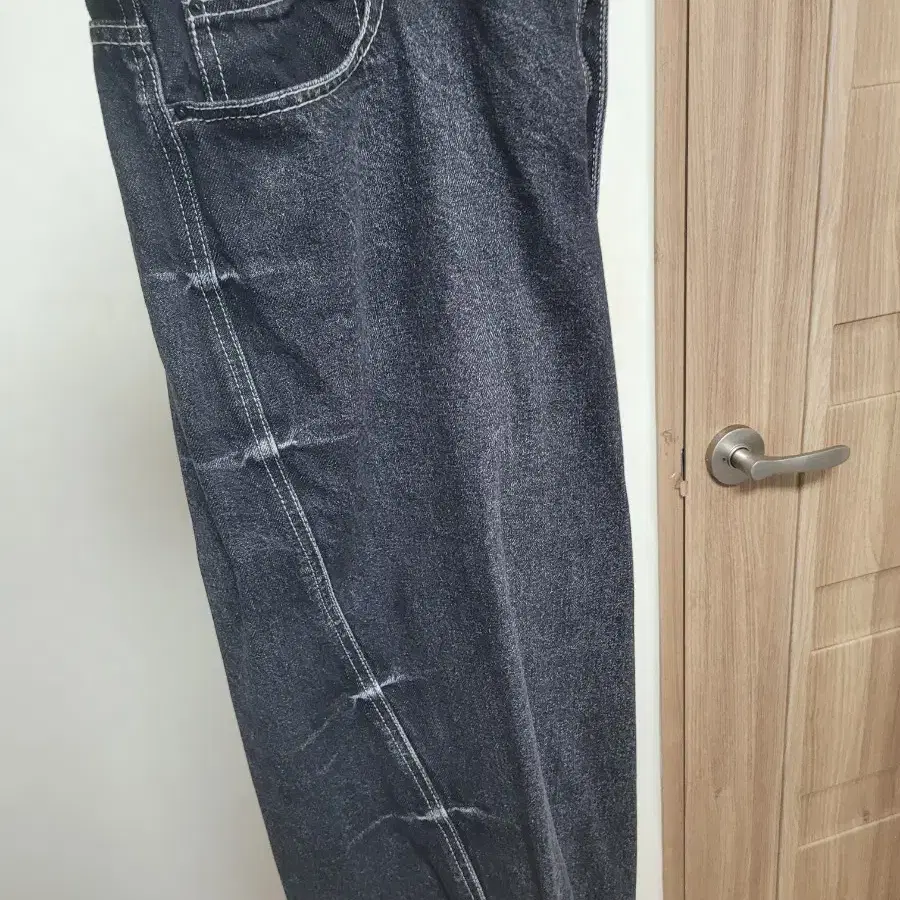 PINCH WIND DENIM PANTS BLACK 사이즈 50 팔아요