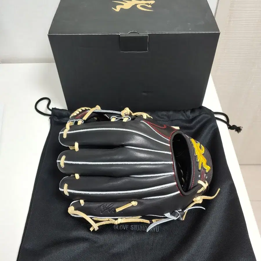 GLOVE STUDIO RYU 한정판 내야 새제품 풀박스