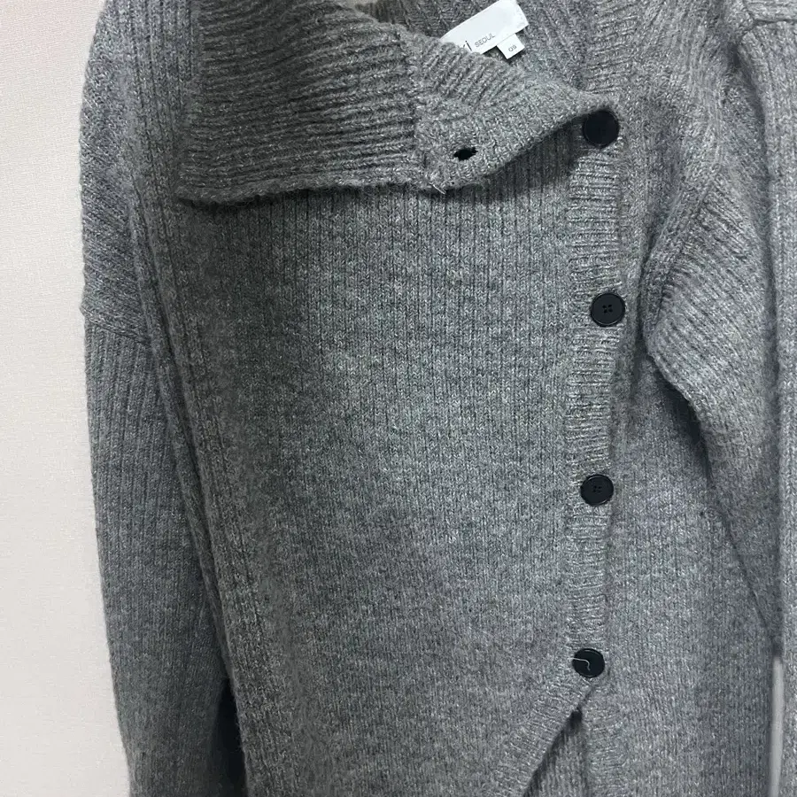 미세키서울 니트 그레이 Side button knit GREY