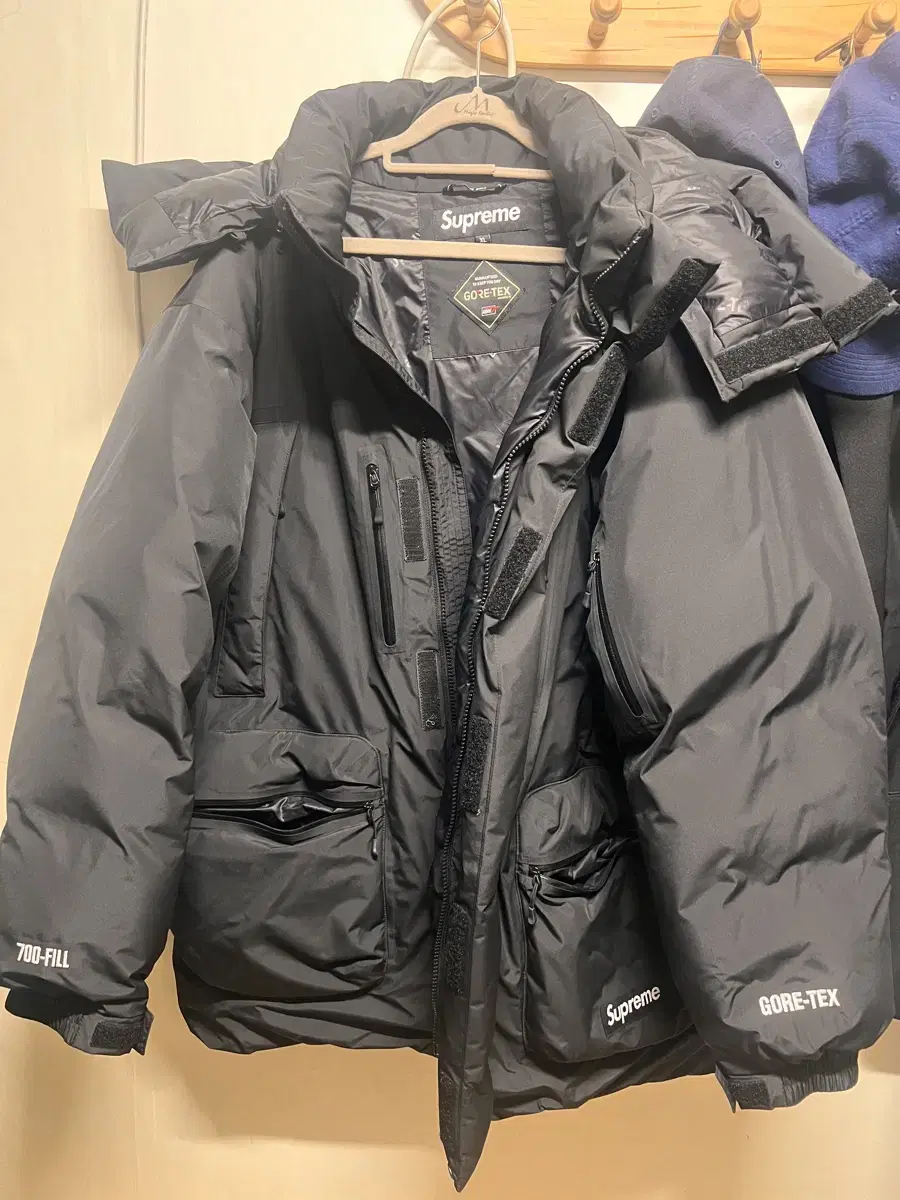 Supreme Gore-Tex 700 Fill Parka Black XL