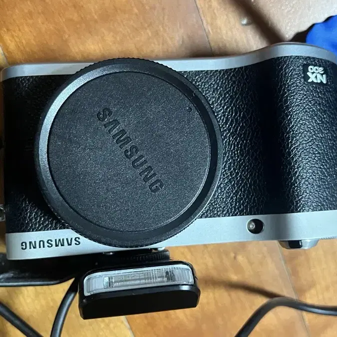 nx300 카메라 판매합니다,,(렌즈 2개)