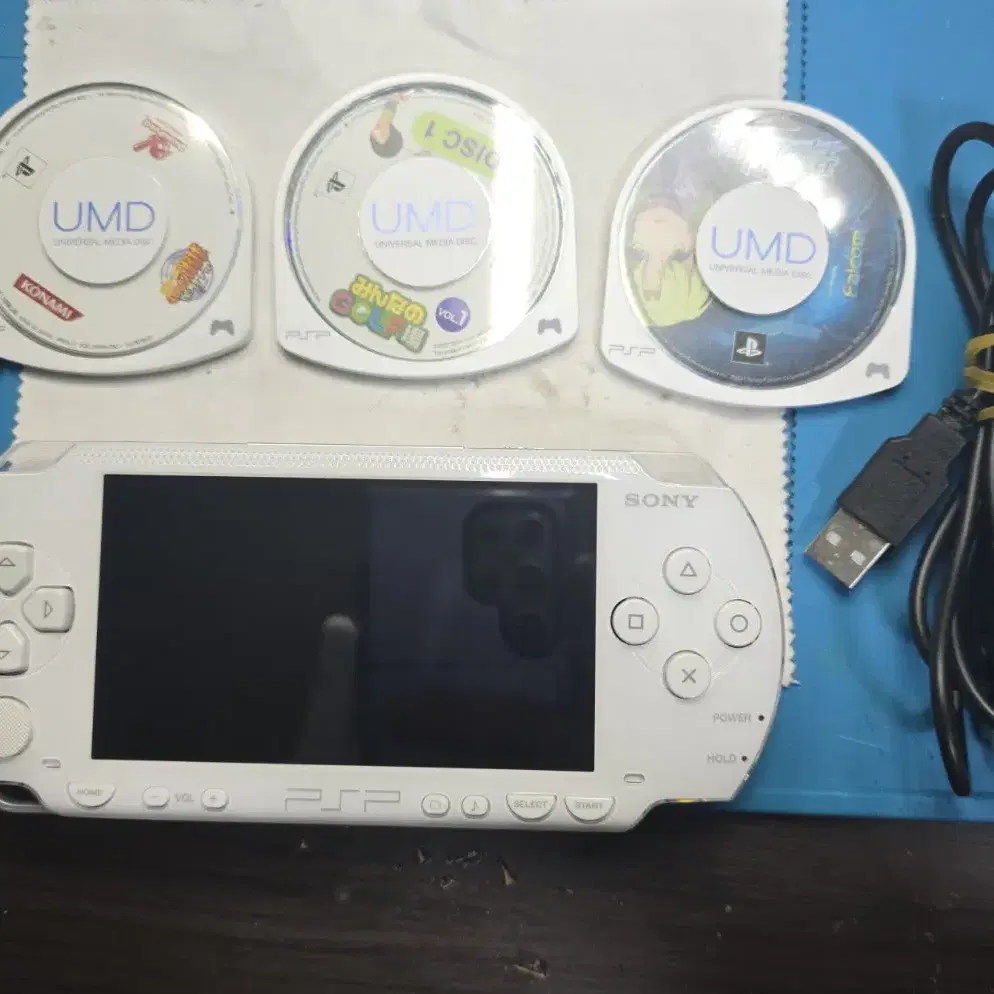 A+급 psp 1000 화이트+알umd 3장