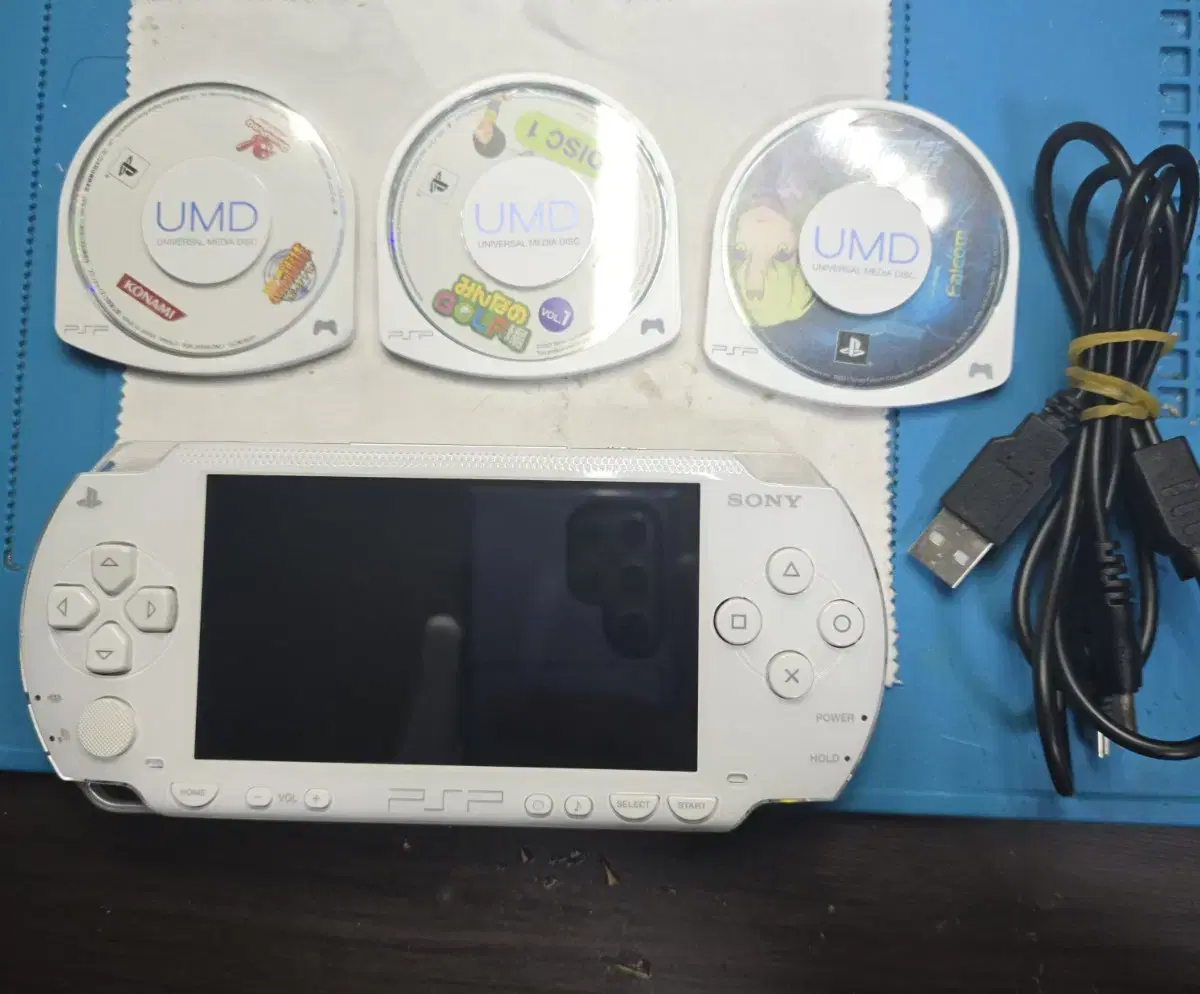 A+급 psp 1000 화이트+알umd 3장