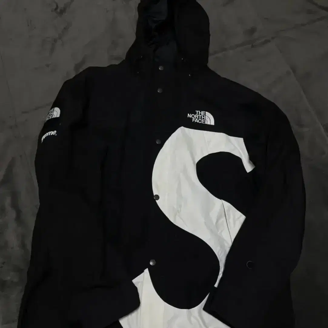 [XL] 슈프림 S로고 마운틴 자켓 바람막이 supreme s logo