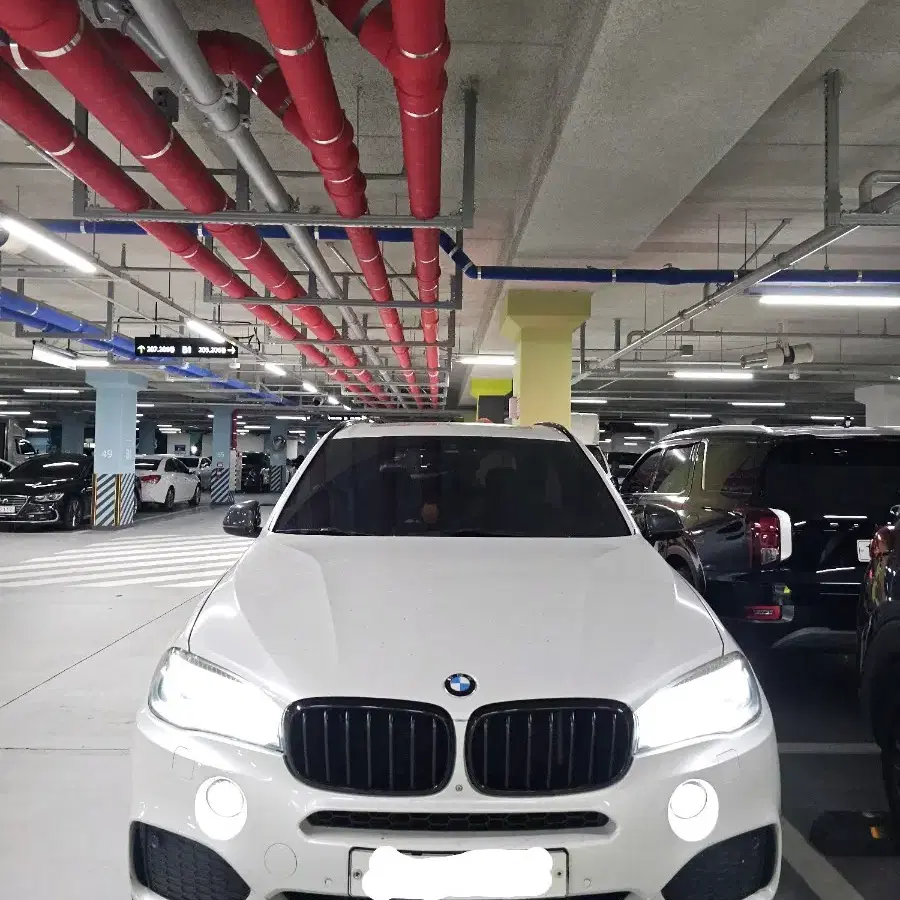 BMW F15 X5 40D 블랙&화이트에디션 한정판 차량 팝니다