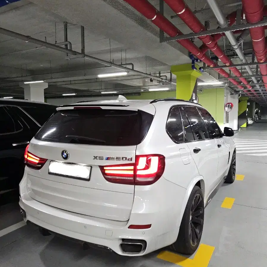 BMW F15 X5 40D 블랙&화이트에디션 한정판 차량 팝니다