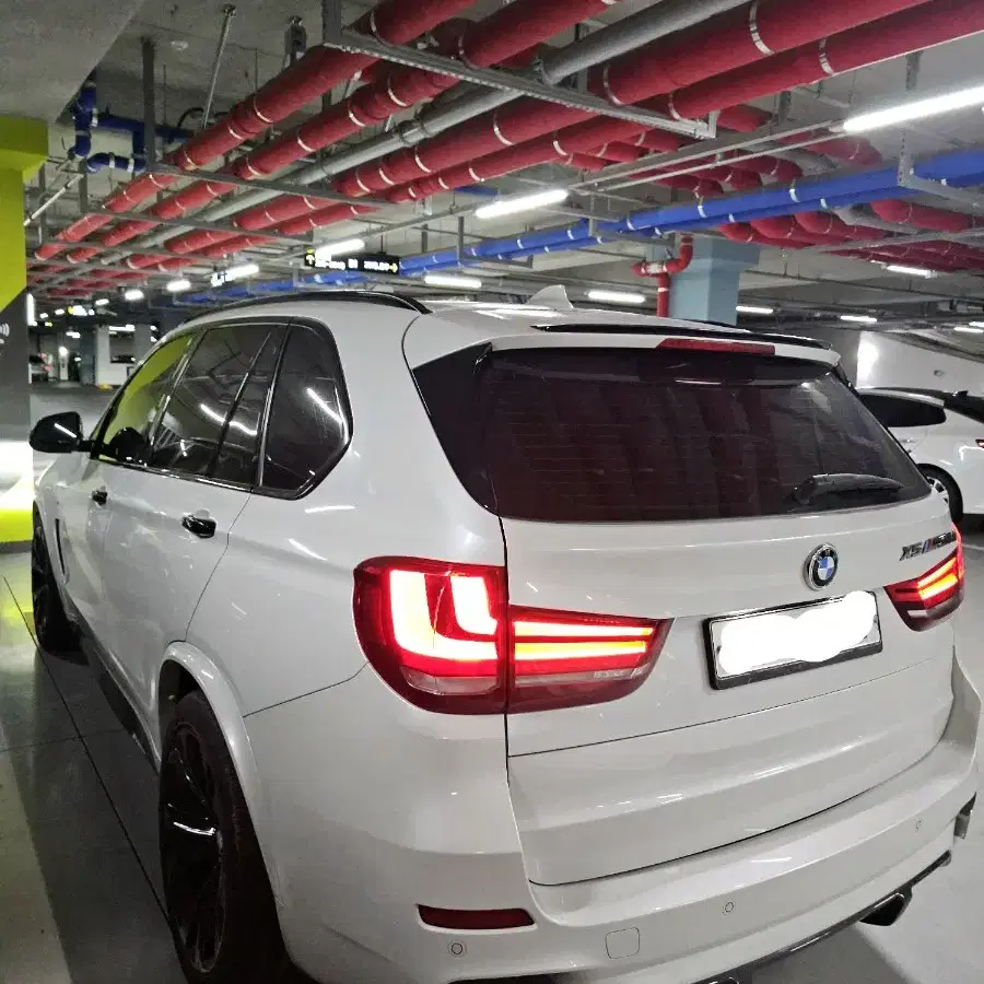 BMW F15 X5 40D 블랙&화이트에디션 한정판 차량 팝니다