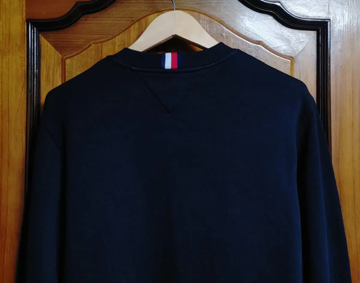 Tommy Hilfiger Men's XL 105 Black Regular Fit Sweatshirt T Shirt San Camping