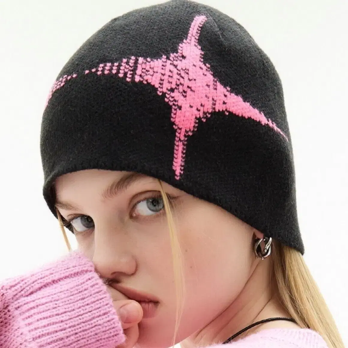 러브이즈트루 VL BLINK 비니 BEANIE PINK 핑크