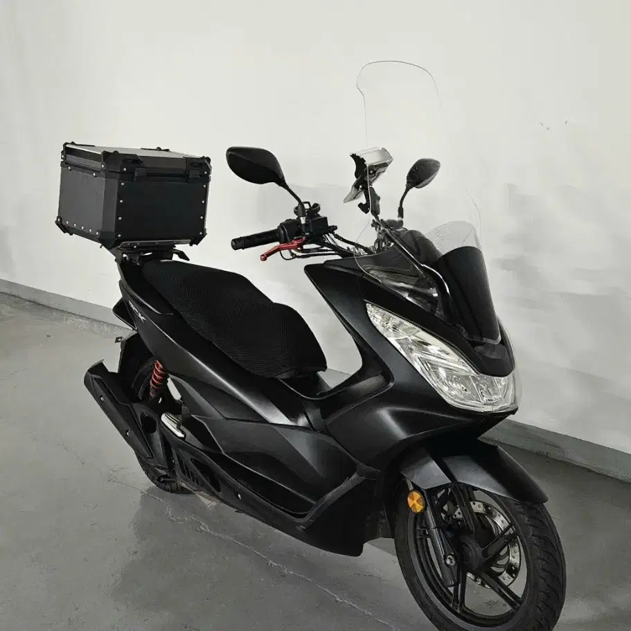 혼다 PCX 125 블랙컬러 팝니다