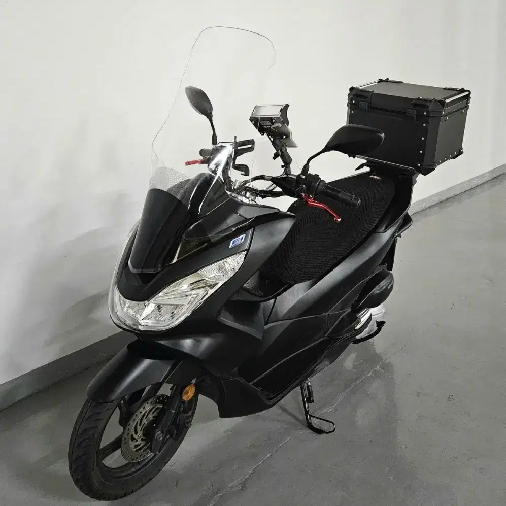 혼다 PCX 125 블랙컬러 팝니다