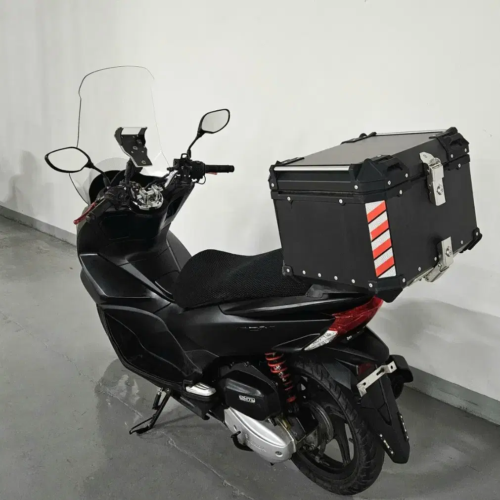 혼다 PCX 125 블랙컬러 팝니다