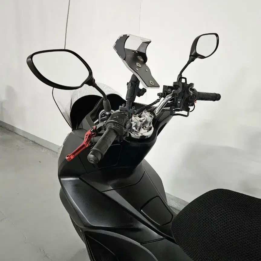 혼다 PCX 125 블랙컬러 팝니다