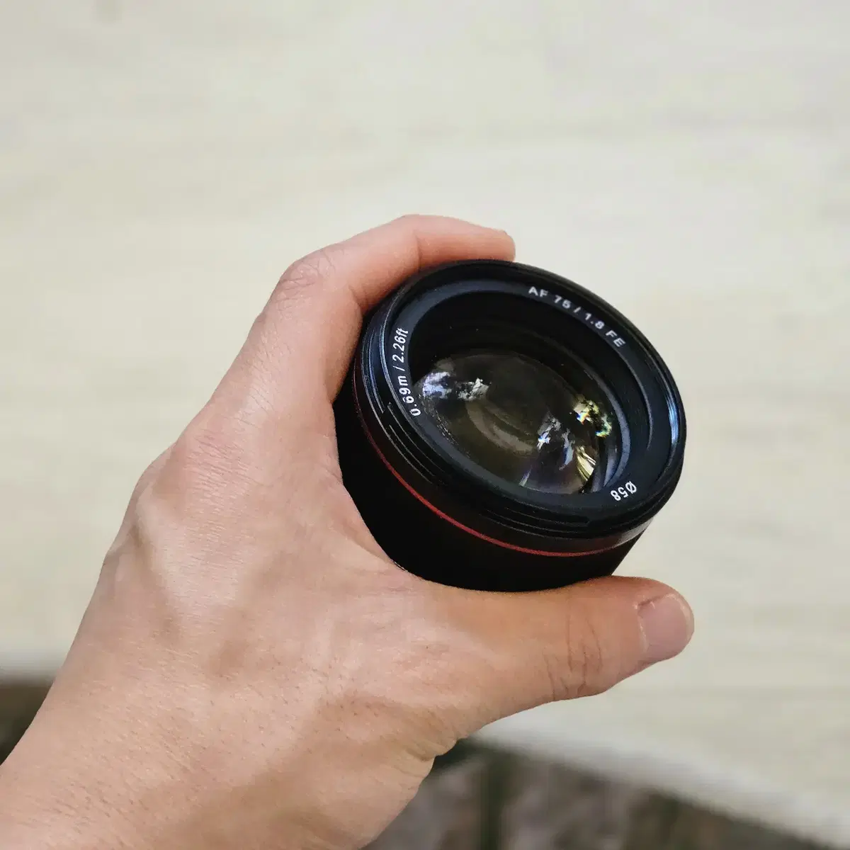 삼양 AF 75mm F1.8 FE 렌즈 팝니다.