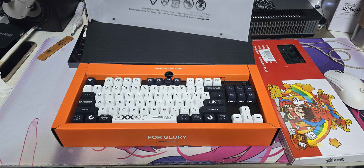 스틸시리즈 Apex pro TKL 풀박스+추가 키캡 판매합니다.