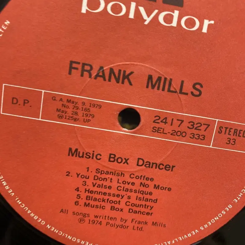 FRANK MILLS  LP / AA6801