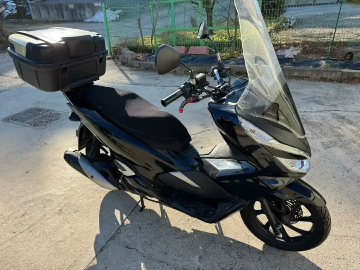 혼다 pcx150 abs 20년형 스마트키 차량 팝니다