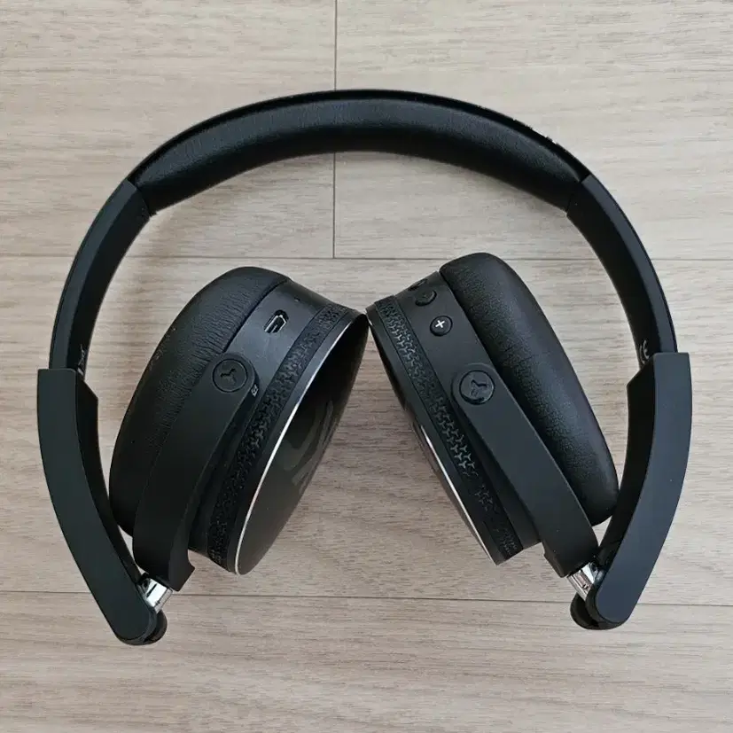 AKG Y50BT (무선 블루투스 헤드폰) + 충전 케이블