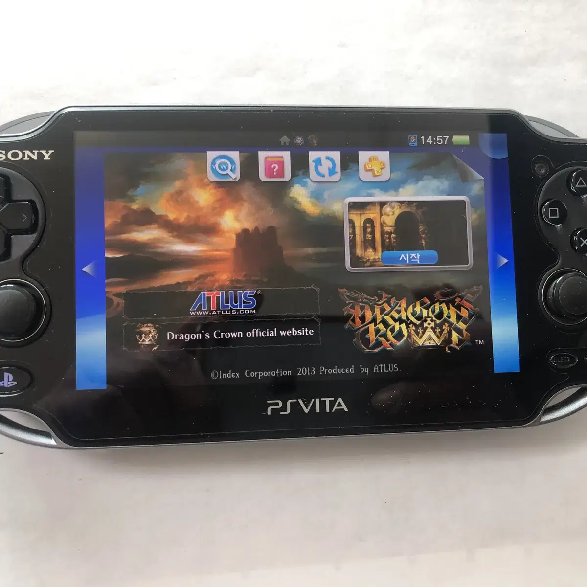 PS Vita 드래곤 크라운을  분양합니다.