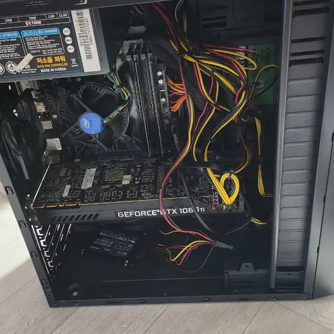 게이밍 컴퓨터 8700k+1080ti  ram16gb